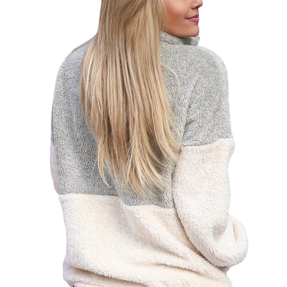 Cozy color block pull over - Picture 2 of 4